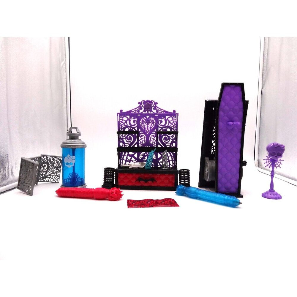 Monster High Create a Monster Color Me Creepy Design Chamber Tilting Bed Shelf a